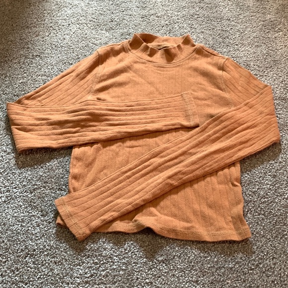 American Eagle Turtle Neck Crop Top - Picture 1 of 5